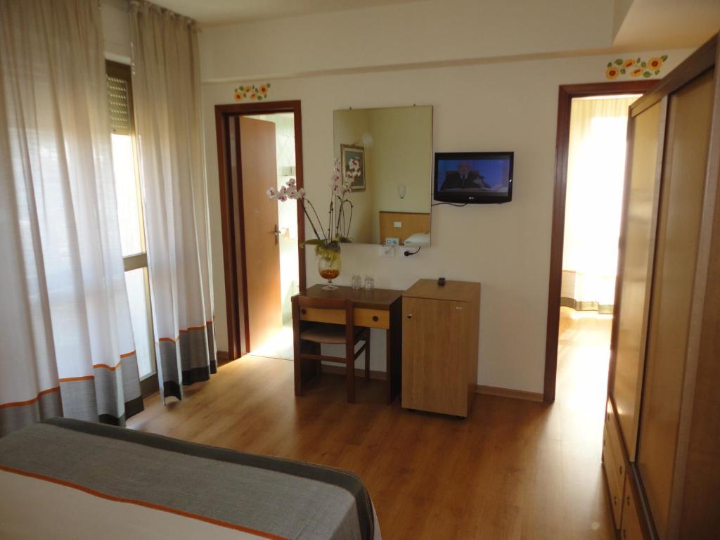 Hotel Mariani Лидо-ди-Камайоре Номер фото