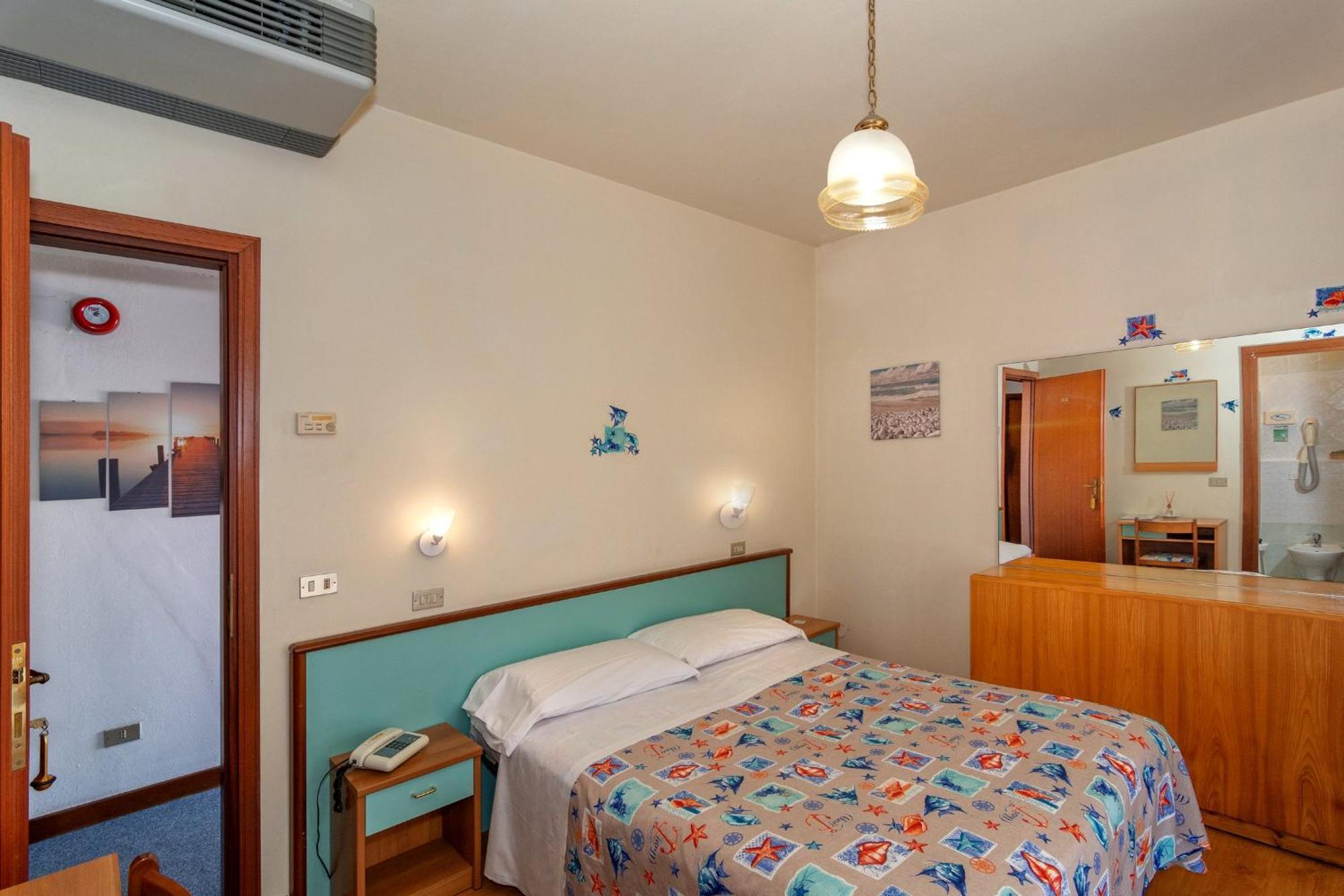 Hotel Mariani Лидо-ди-Камайоре Экстерьер фото